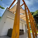 Aranygesztenye Apartmanhaz Villa