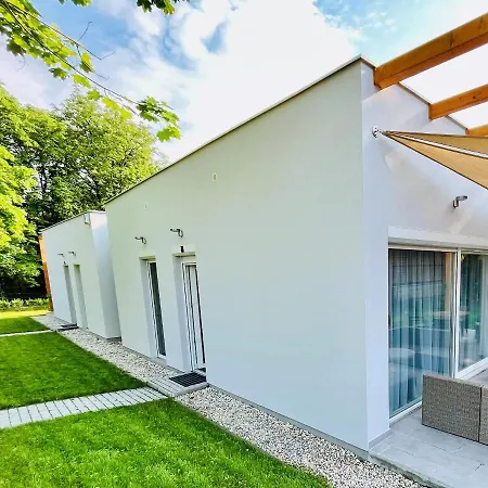 Aranygesztenye Apartmanhaz * قرية بالاتونودفاري