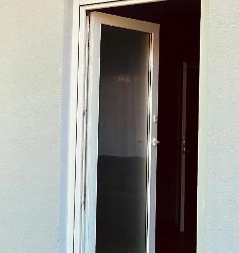 Villa Aranygesztenye Apartmanhaz *