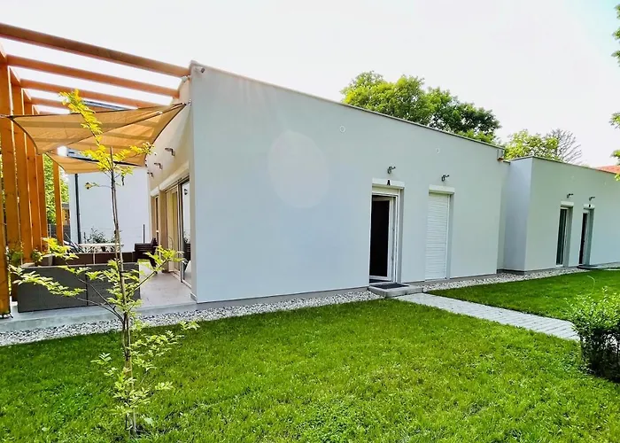 Aranygesztenye Apartmanhaz Villa
