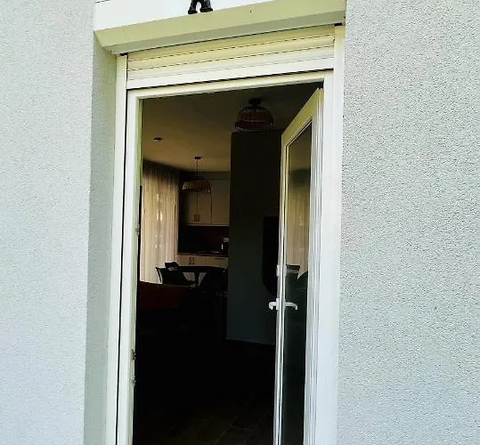 Aranygesztenye Apartmanhaz * Balatonudvari